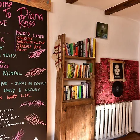 Snomads Diana-ross Homestay